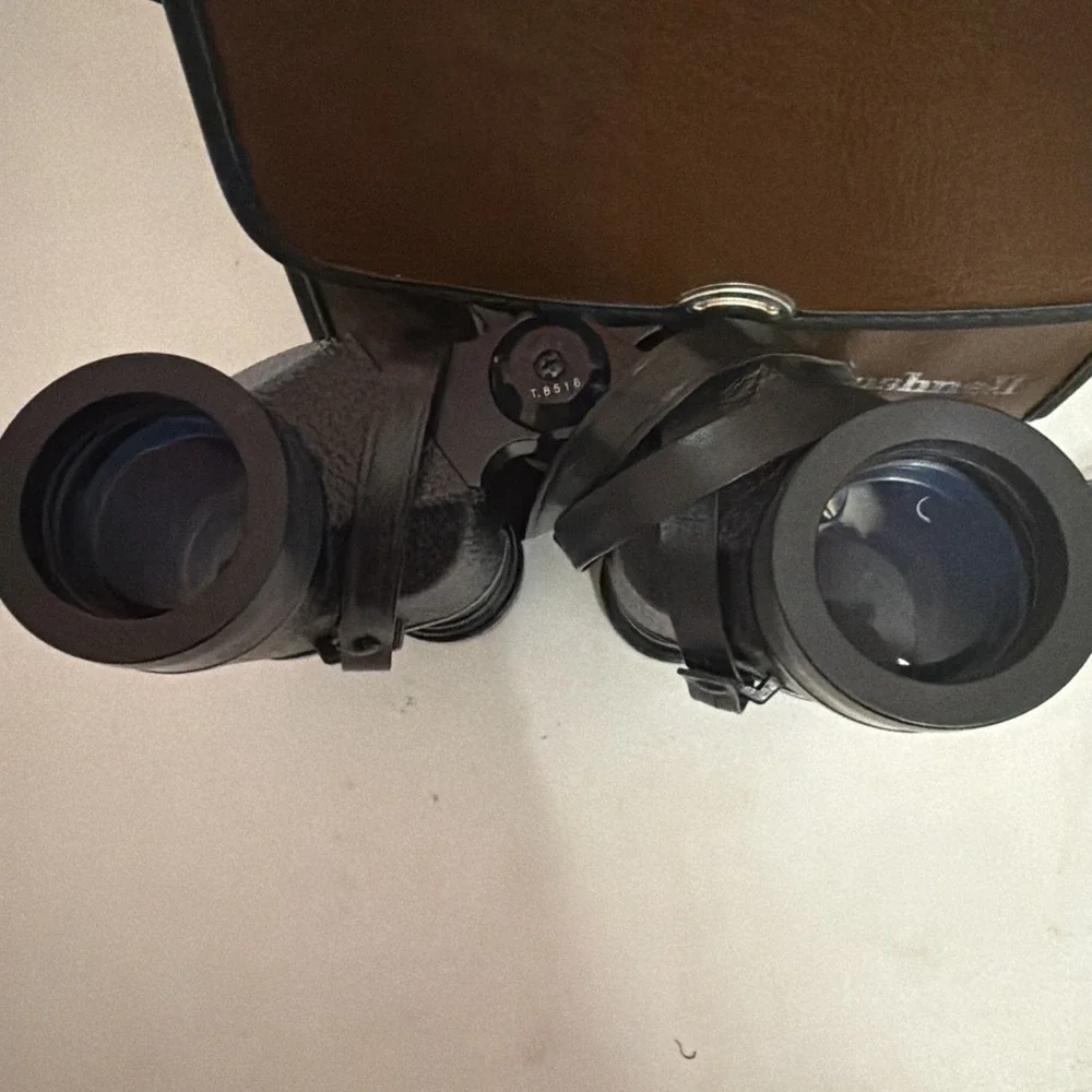 Vintage Bushnell 7x35 Binoculars Wide Angle InstaFocus Sportview  With Hard Case